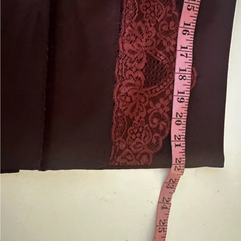 Rinascimento Maroon/Burgundy Lace/Velvet Trim  Pencil Skirt NWOT S * Minor Flaw*